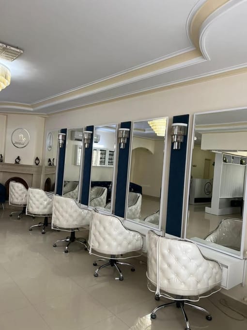 200 متر / سند اداری /مناسب آرایشگاه / مستغل