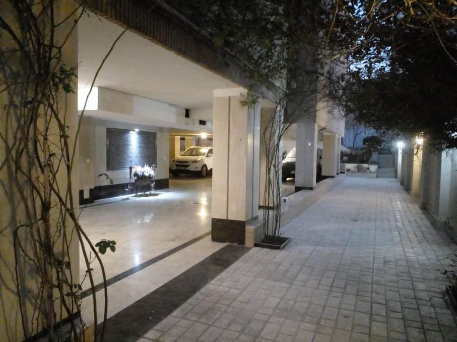 آپارتمان 160 متری شهرک غرب فاز یک