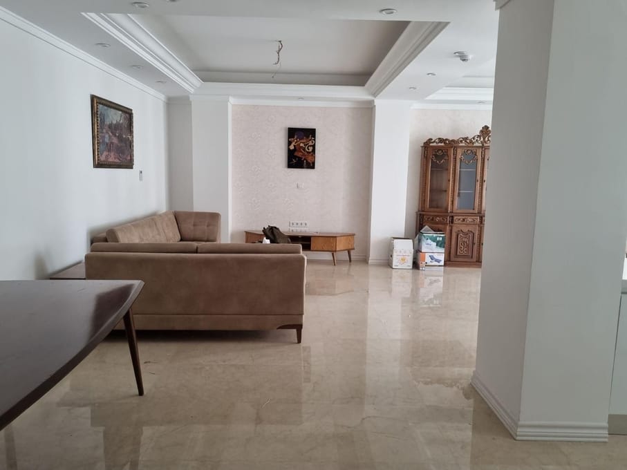آپارتمان 123 متر / سن پایین تاپ لوکیشن
