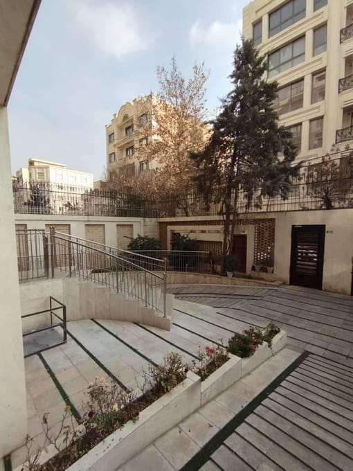 سعادت آباد (140 متر صرافها جنوبی فول امکانات )