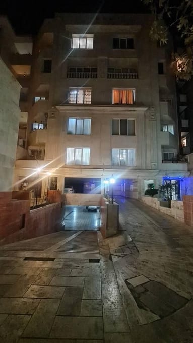 ۱۱۵ متر دو خواب تاپ لوکیشن