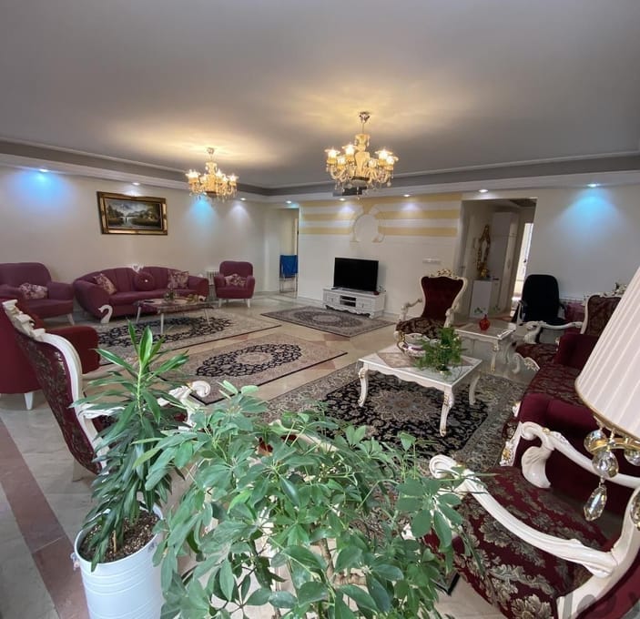 یک طلای 24 عیار شهرک غرب ( 120 متری ) نوسازی شده