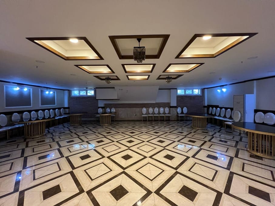 سعادت آباد ( ۱۲۰متر صرافها جنوبی فول امکانات)