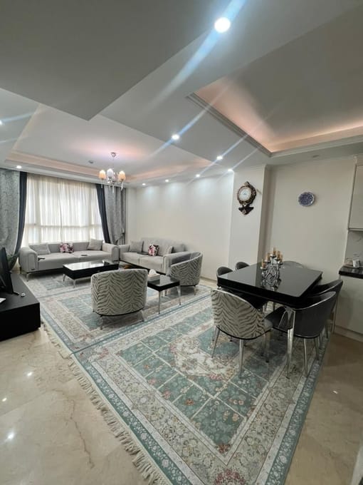 سعادت آباد (۱۱۰متر +۲۰متر حیاط اختصاصی سرو)